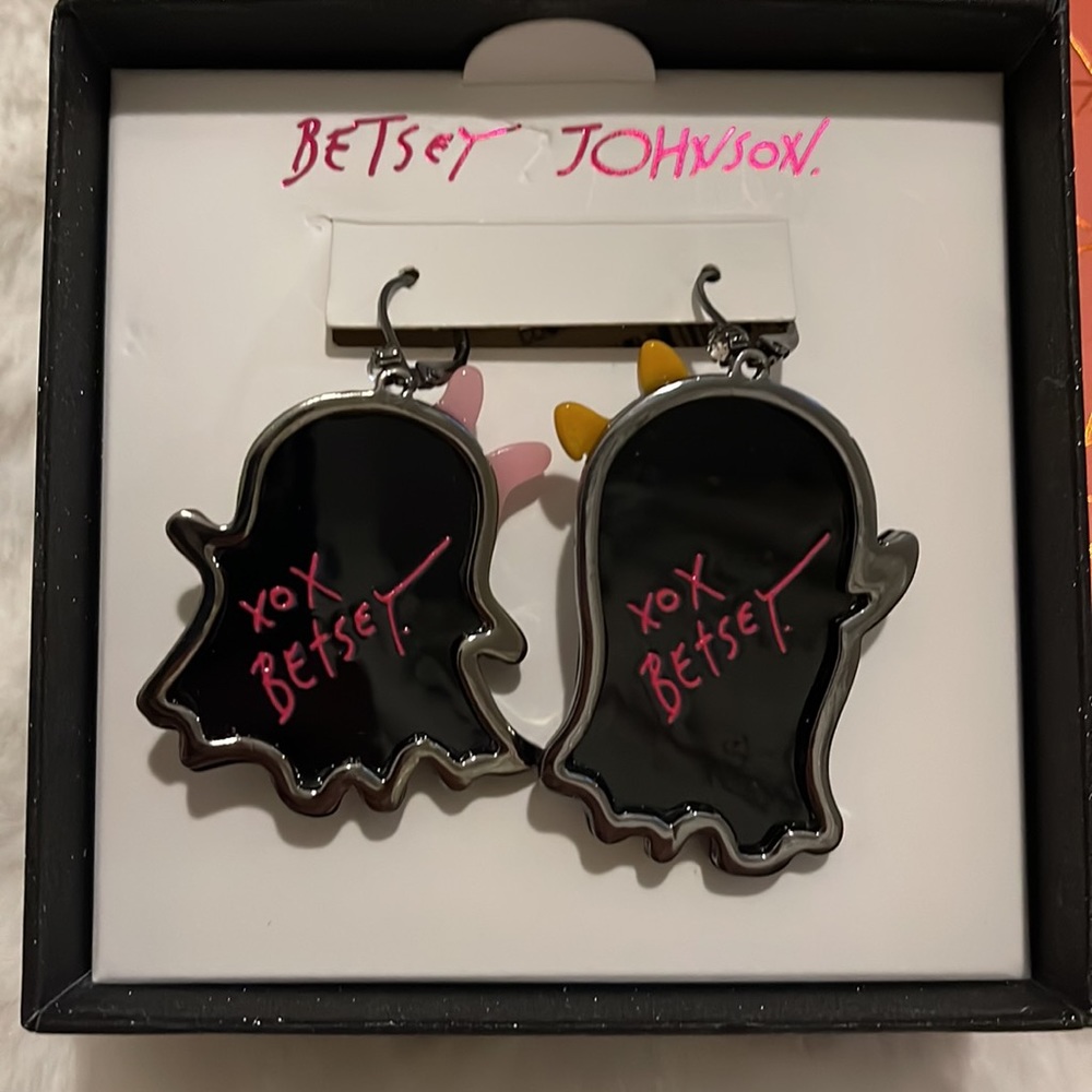 Brand New inbox with Tag Betsey Johnson Ghost Drop earrings - Picture 3 of 7